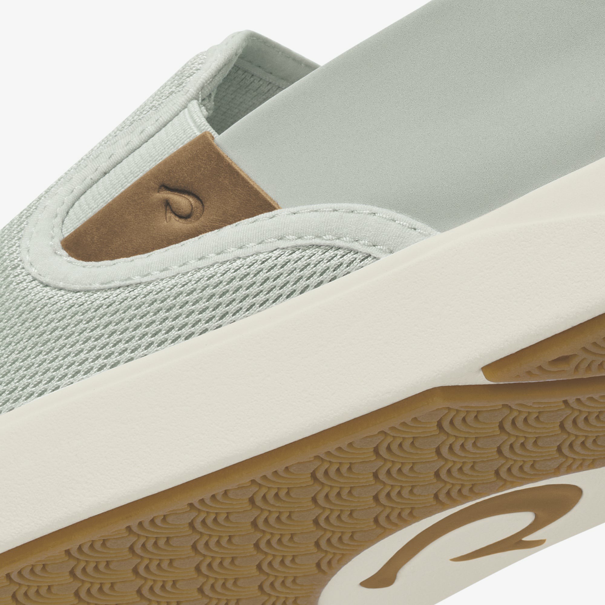 Laeʻahi Nui - Cloud Grey / Tan
– OluKai - Image 9