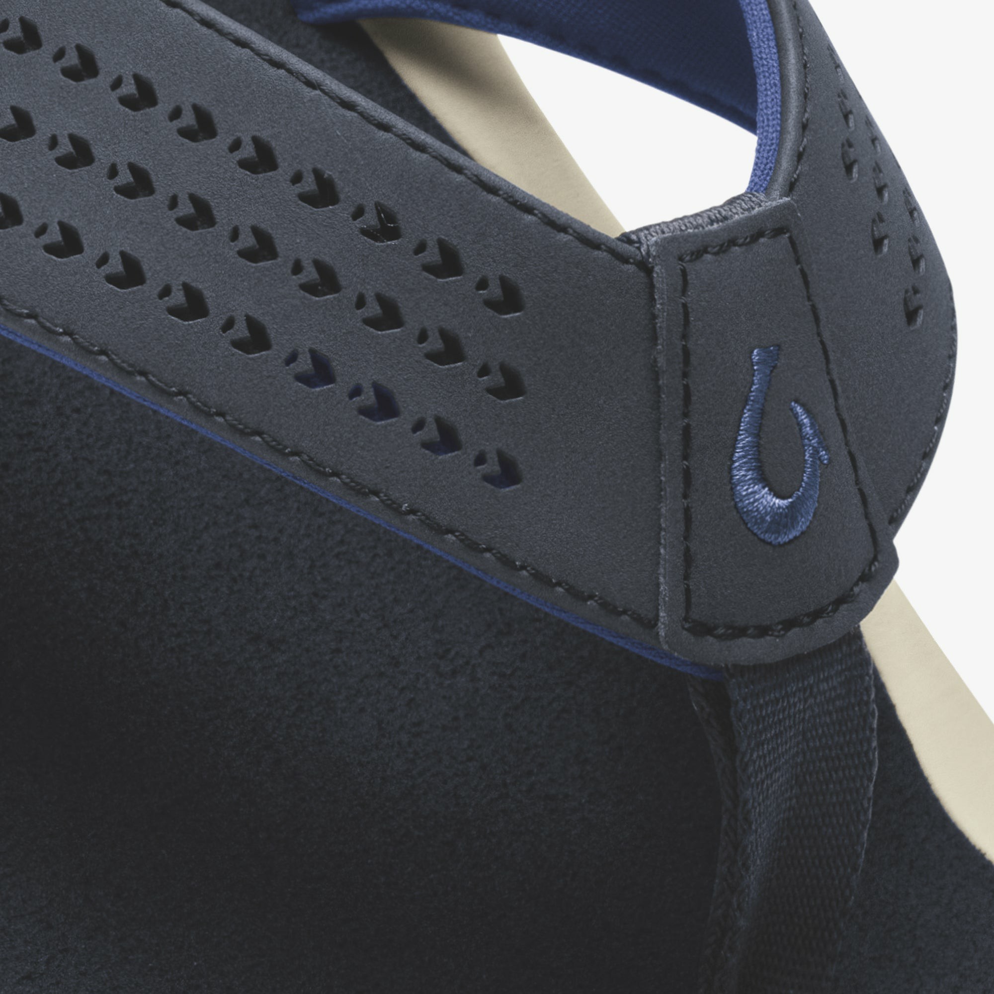 Ulele - Trench Blue / Trench Blue
– OluKai - Image 3