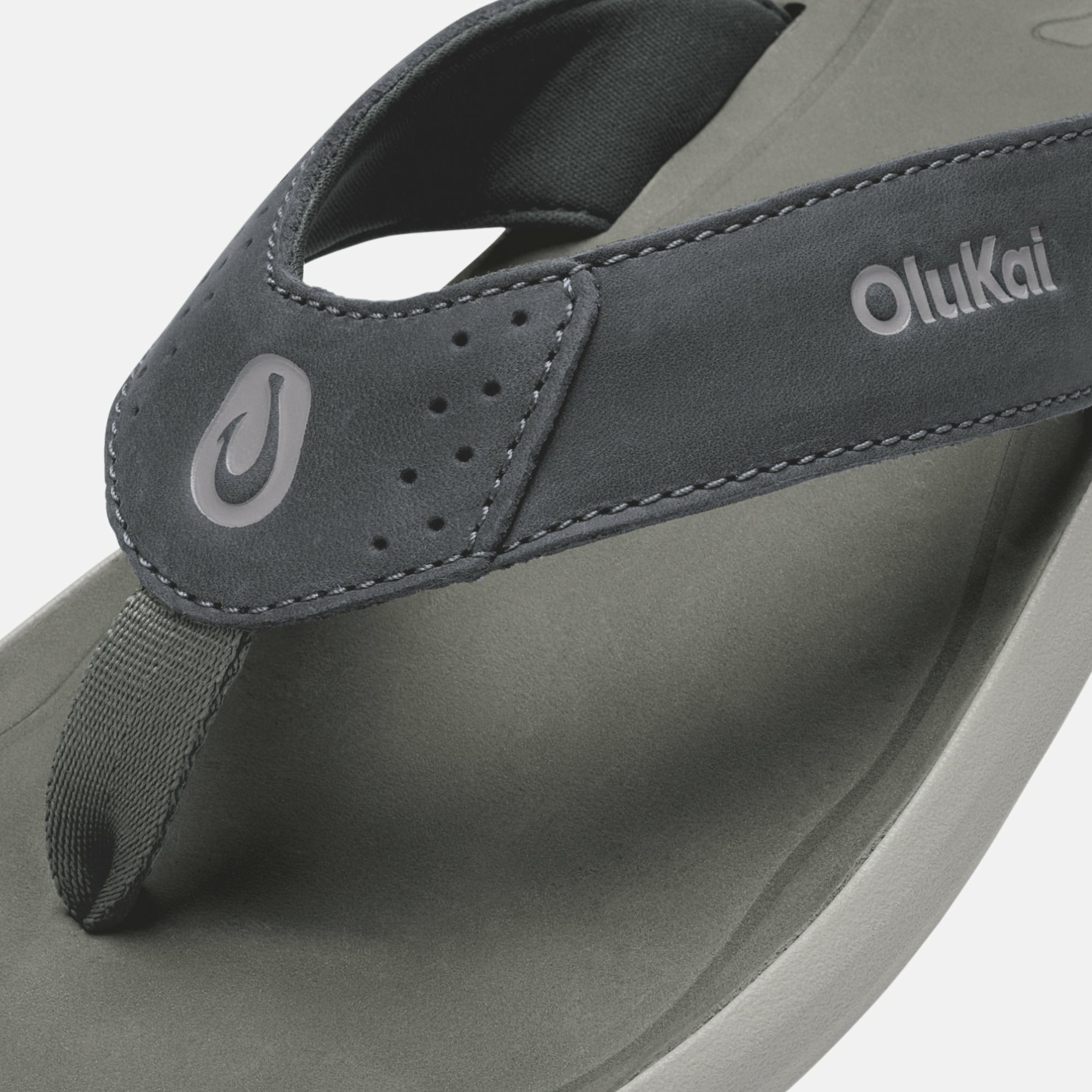 Pili - Rock / Ash
– OluKai - Image 3