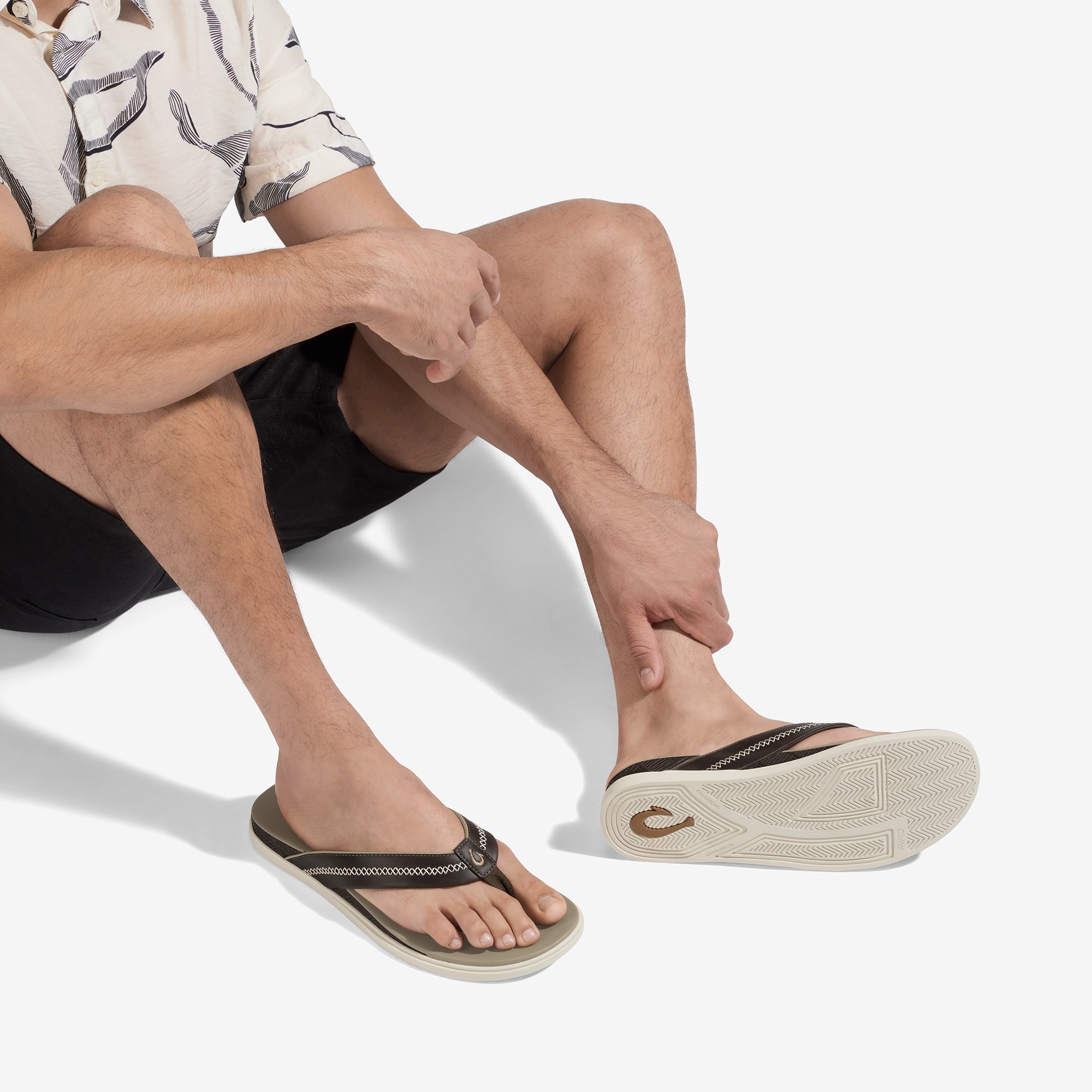 Shoreline - Mustang / Clay
– OluKai - Image 5