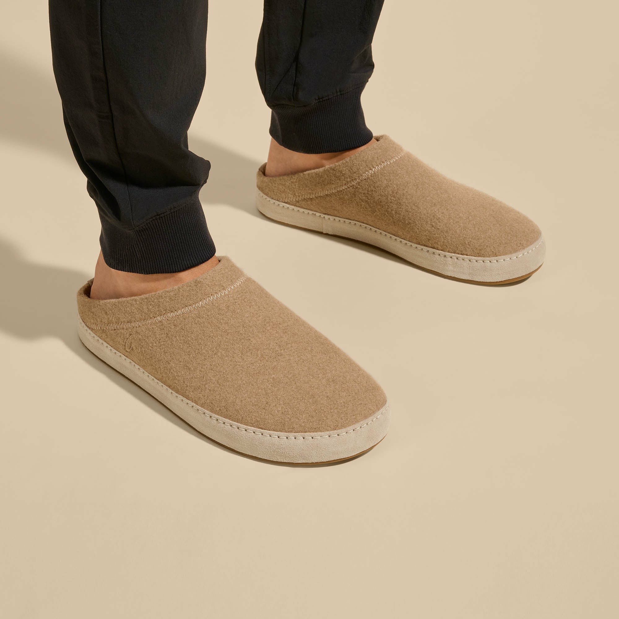 Hāmani Hulu Wool Mule Slippers - Oatmeal - Image 2