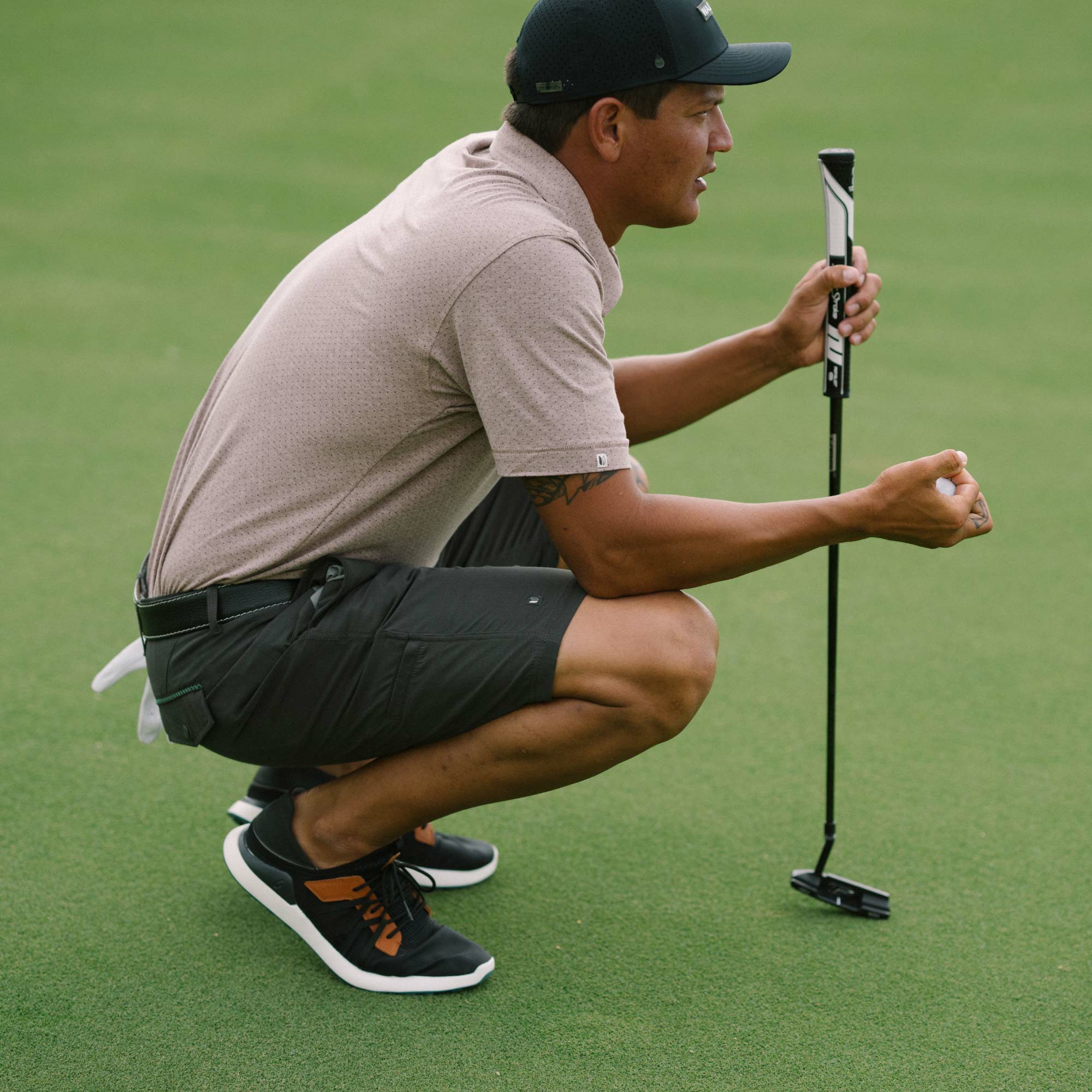 Manele Breathable Golf Shoes - Black / Dark Shadow - Image 2