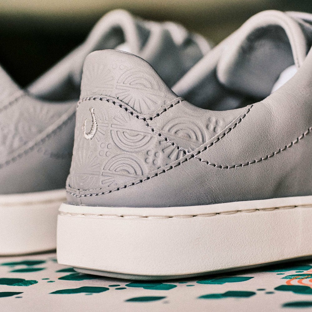 Pehuea Lī ‘Ili Women's Leather Sneakers - Ash - Image 2