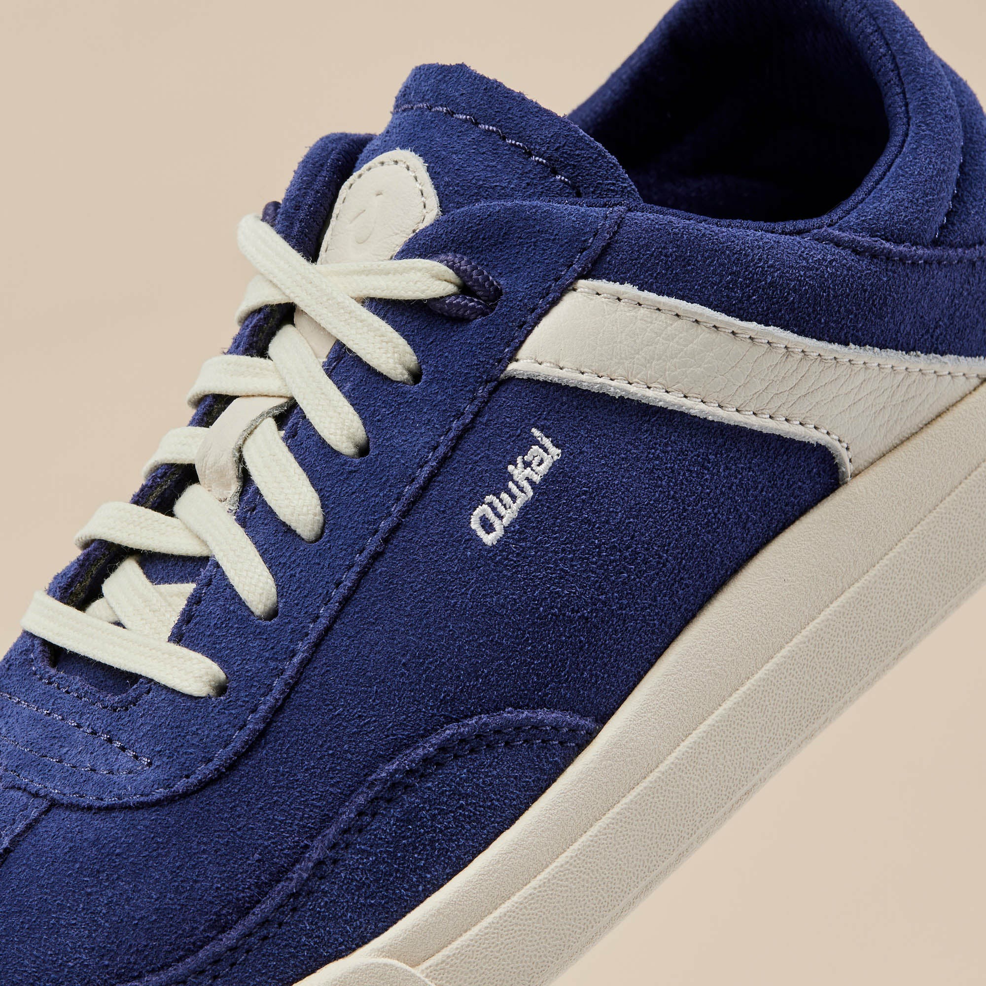 Hā‘upu Leather Sneakers - Navy / Off White - Image 3