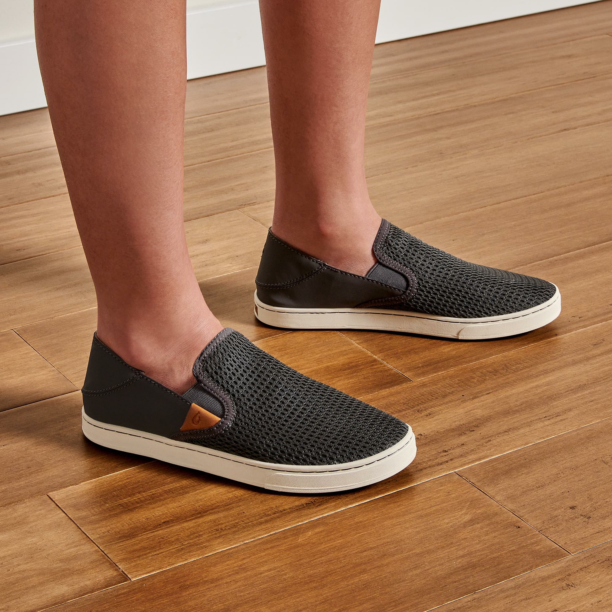 Pehuea Women's Breathable Slip-On Sneakers - Pavement - Image 2