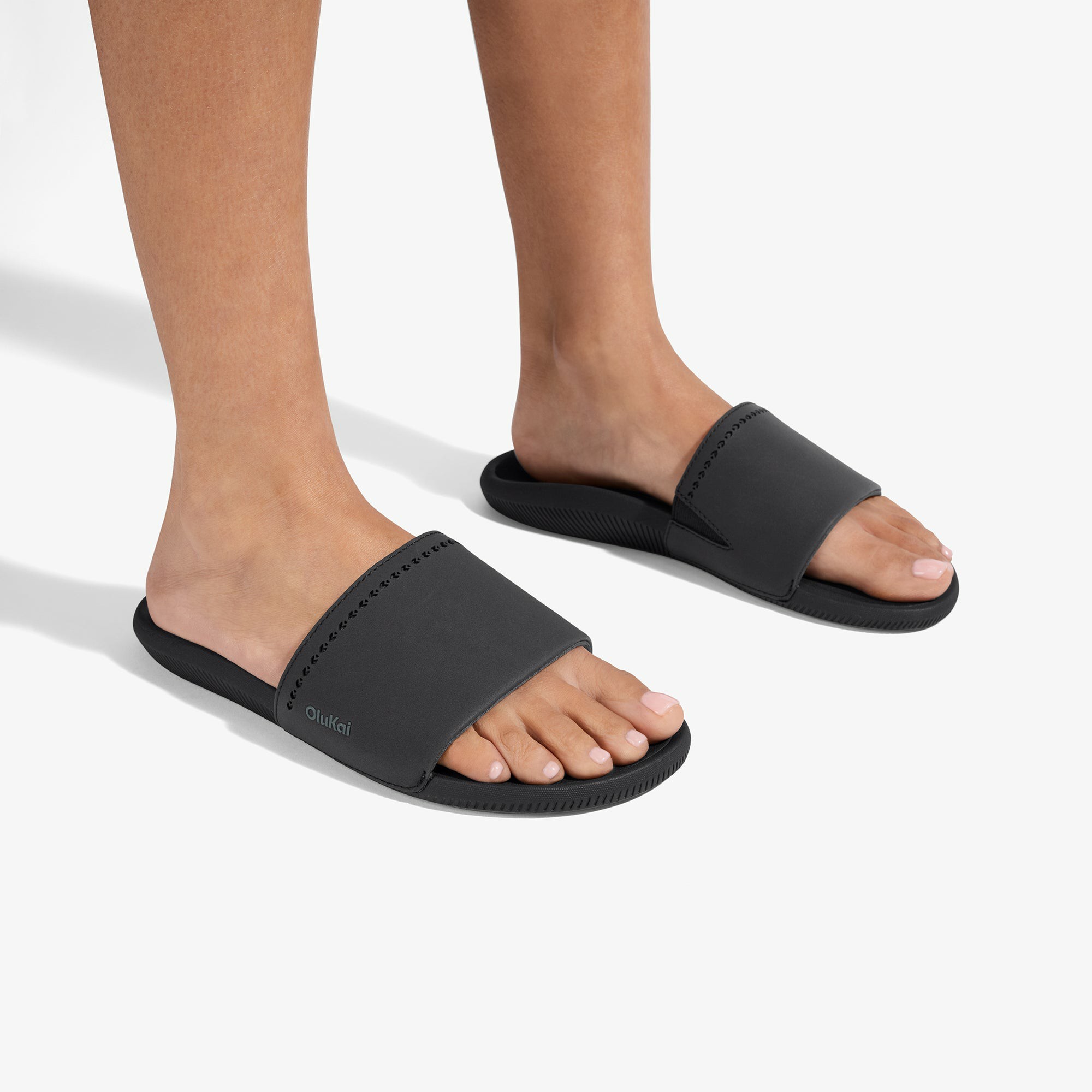 Ulele Slide - Black / Black
– OluKai - Image 2