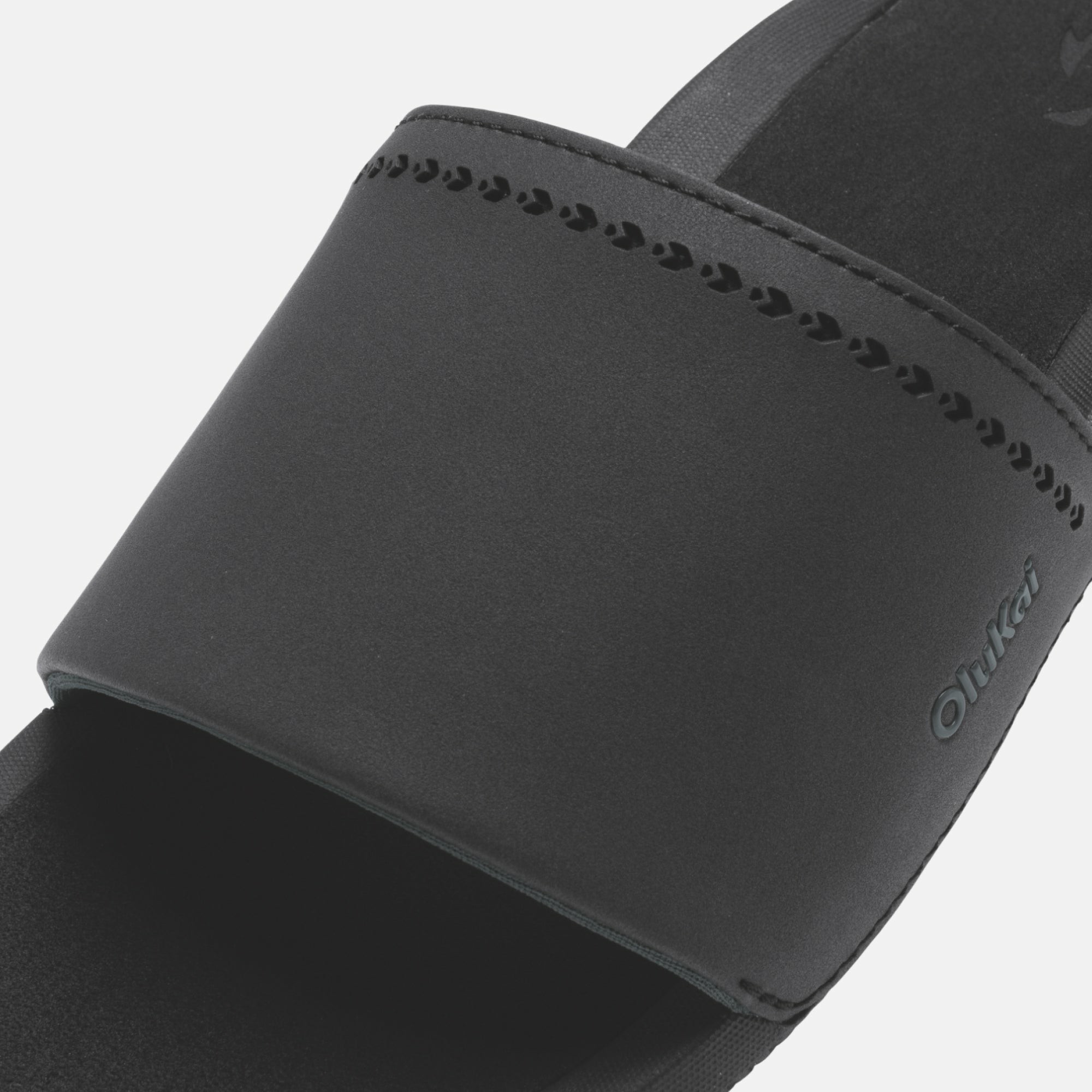 Ulele Slide - Black / Black
– OluKai - Image 3