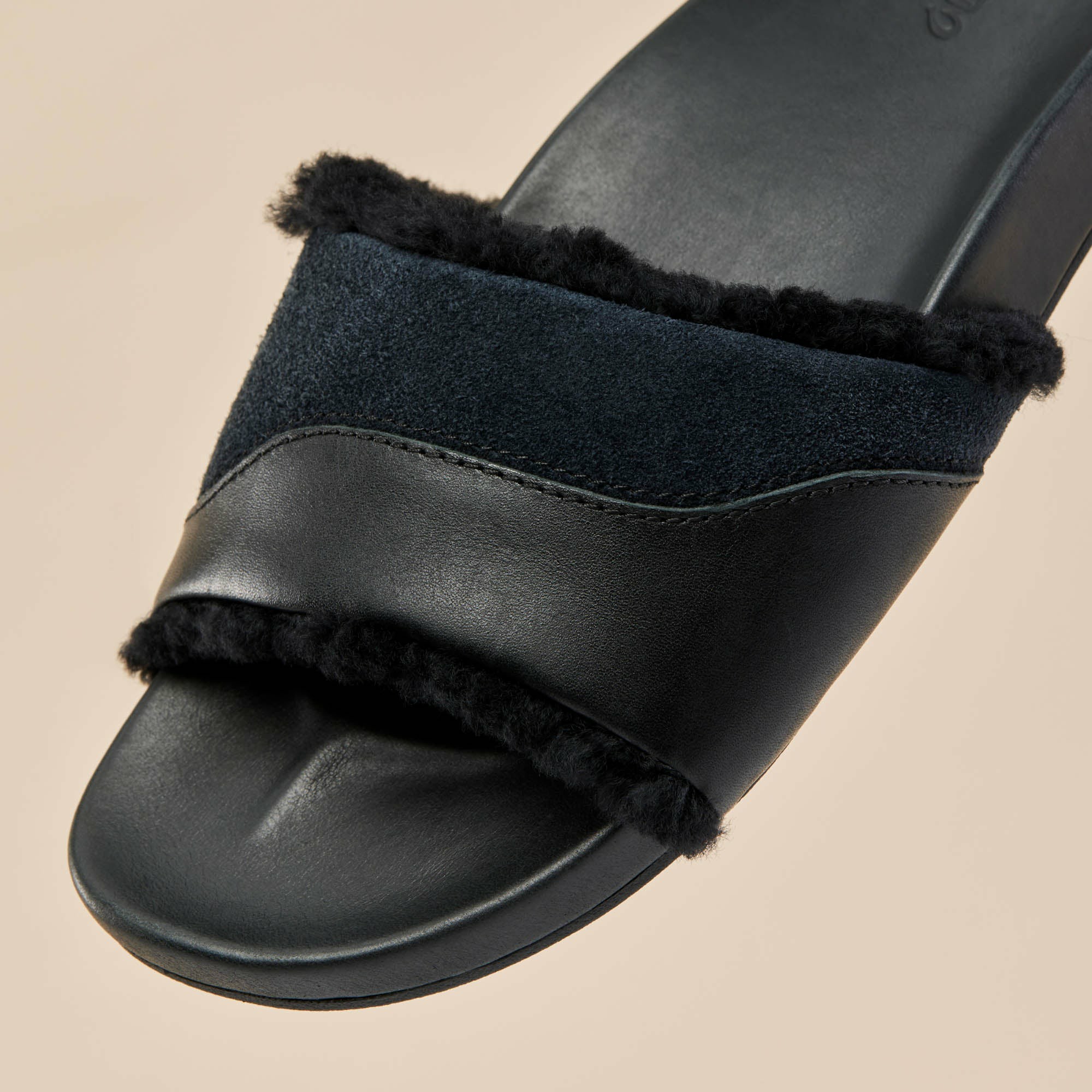 Hō‘ala Slide Slide Slipper Sandals - Black - Image 3