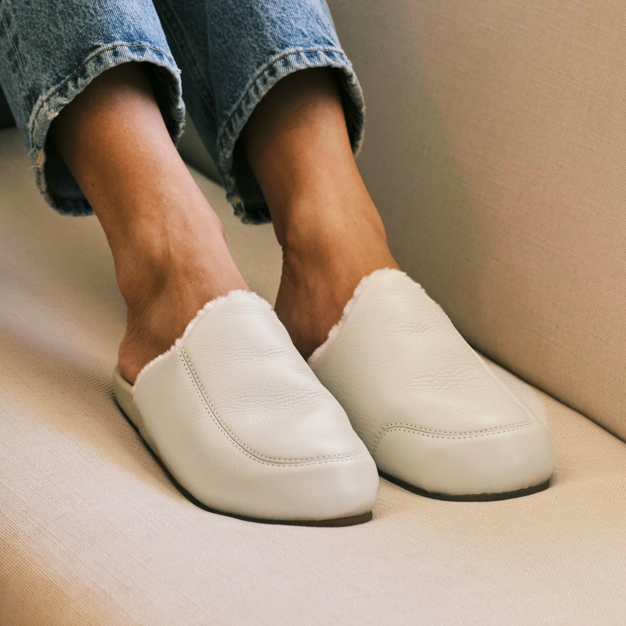 Kōnea Leather Slipper Mules - Bone
– OluKai - Image 2