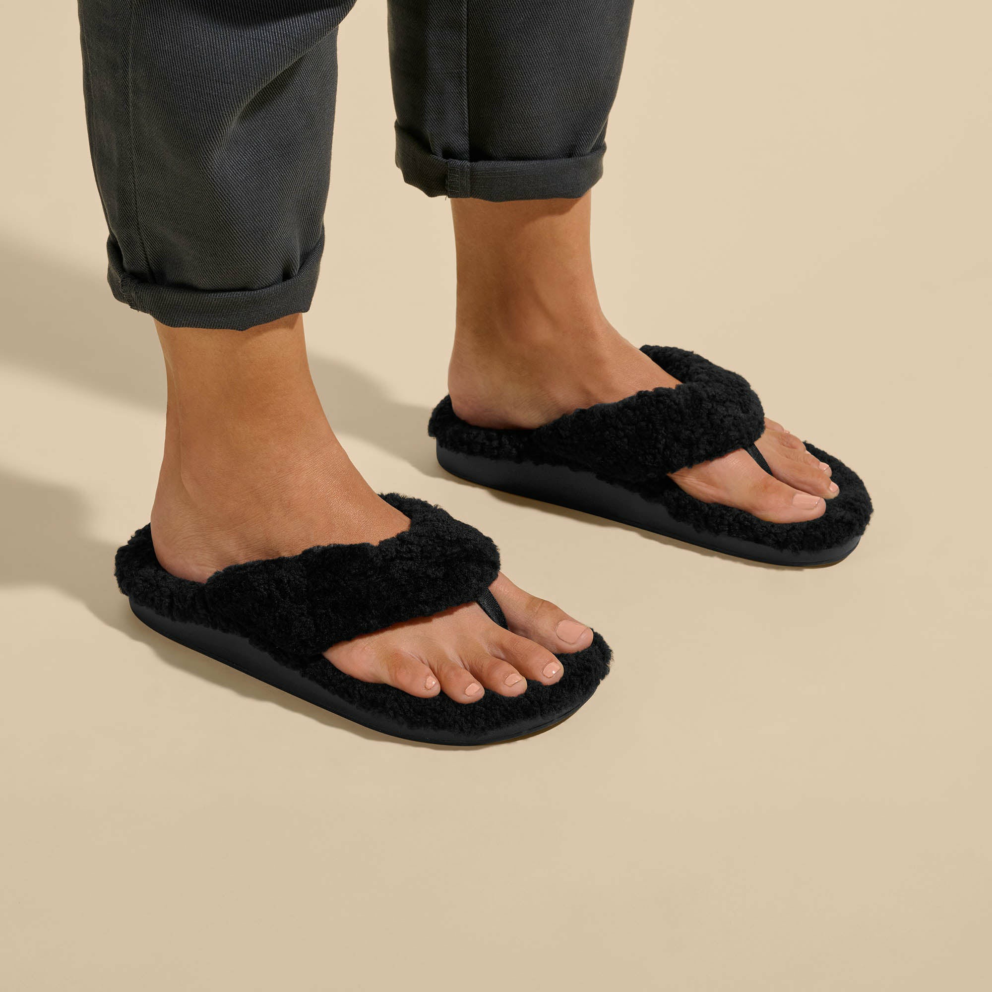 Kīpe'a Heu Women‘s Flip Flop Slippers - Black - Image 2