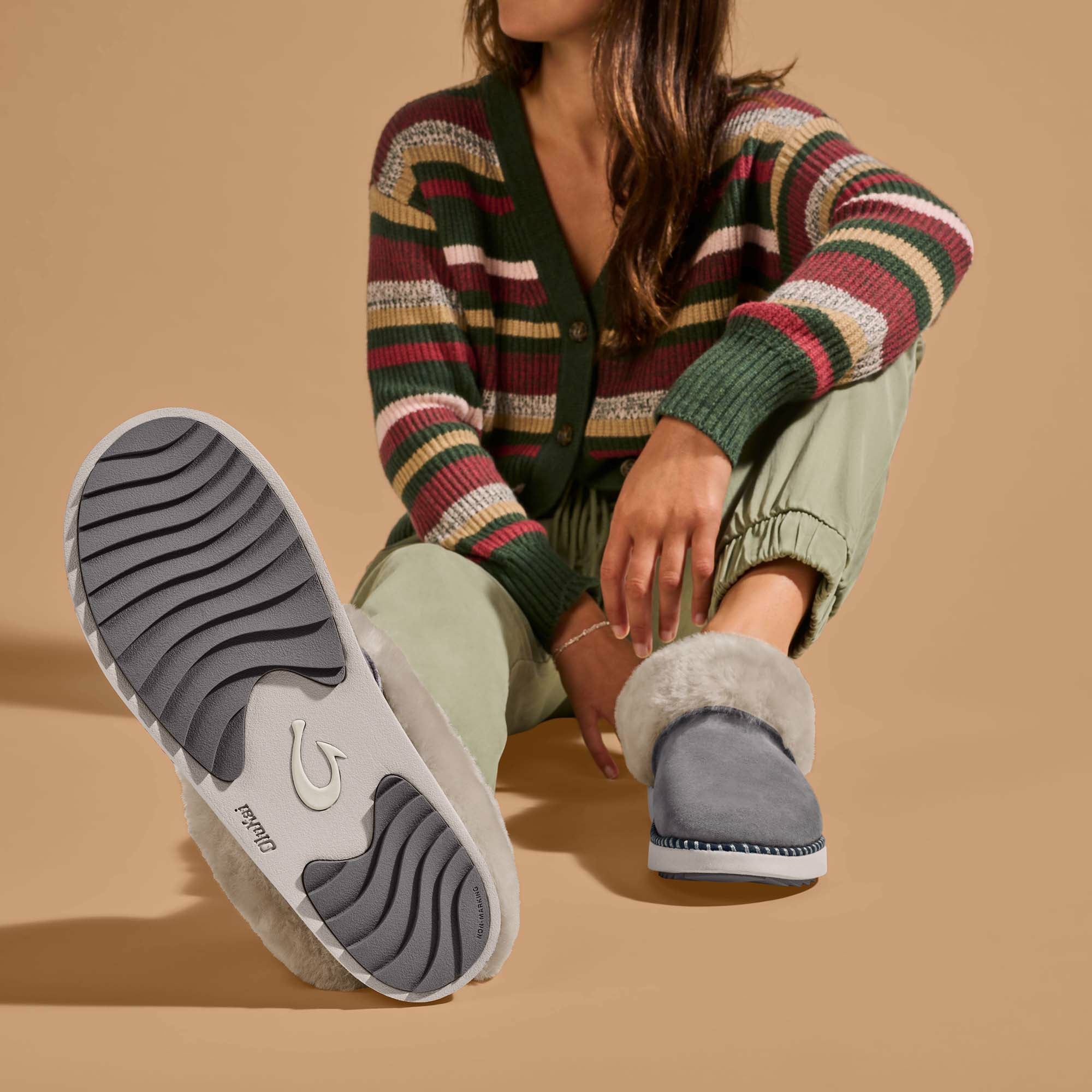 Ku‘i Fuzzy Slip-On Slippers - Fog - Image 5