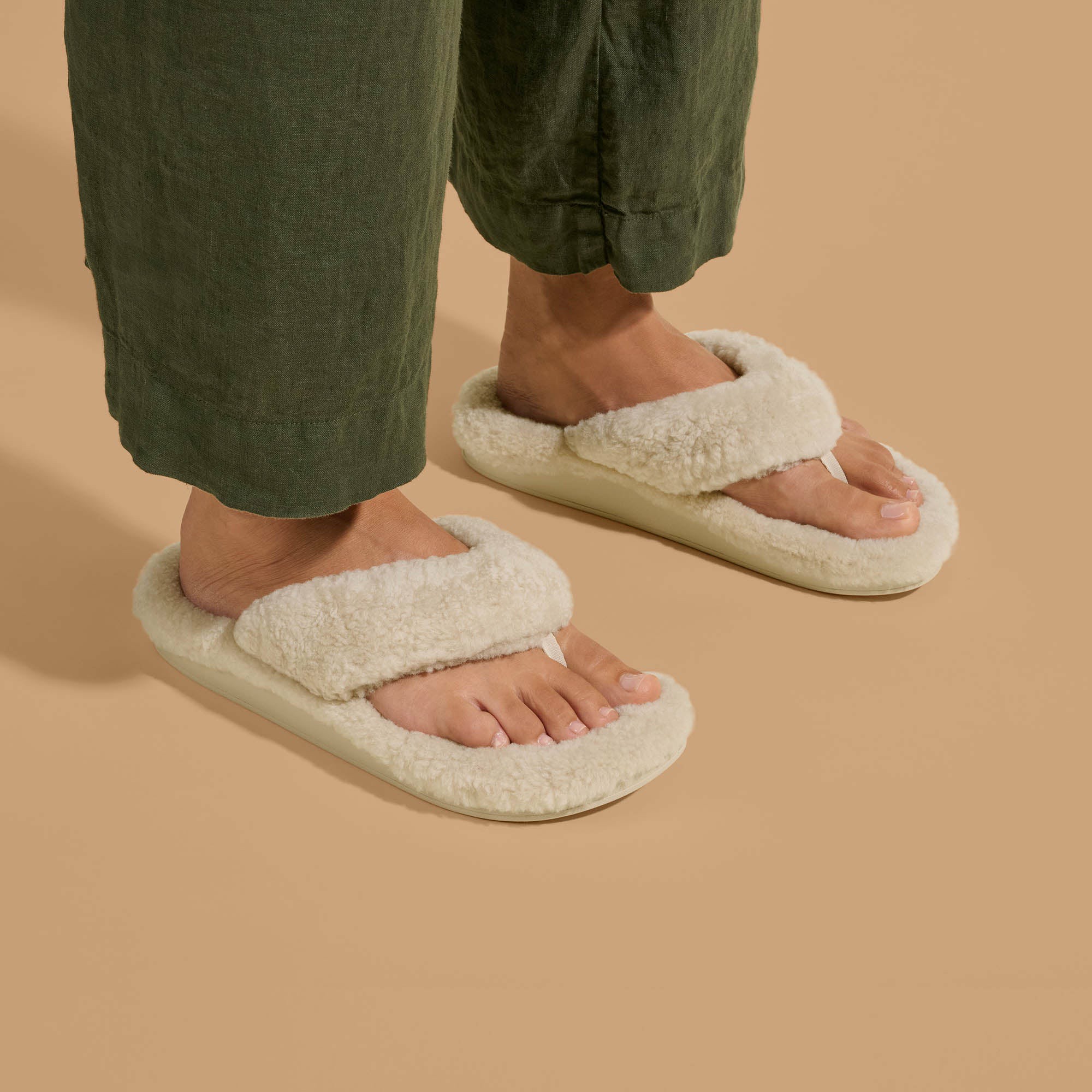 Kīpe'a Heu Women‘s Flip Flop Slippers - Tapa - Image 2